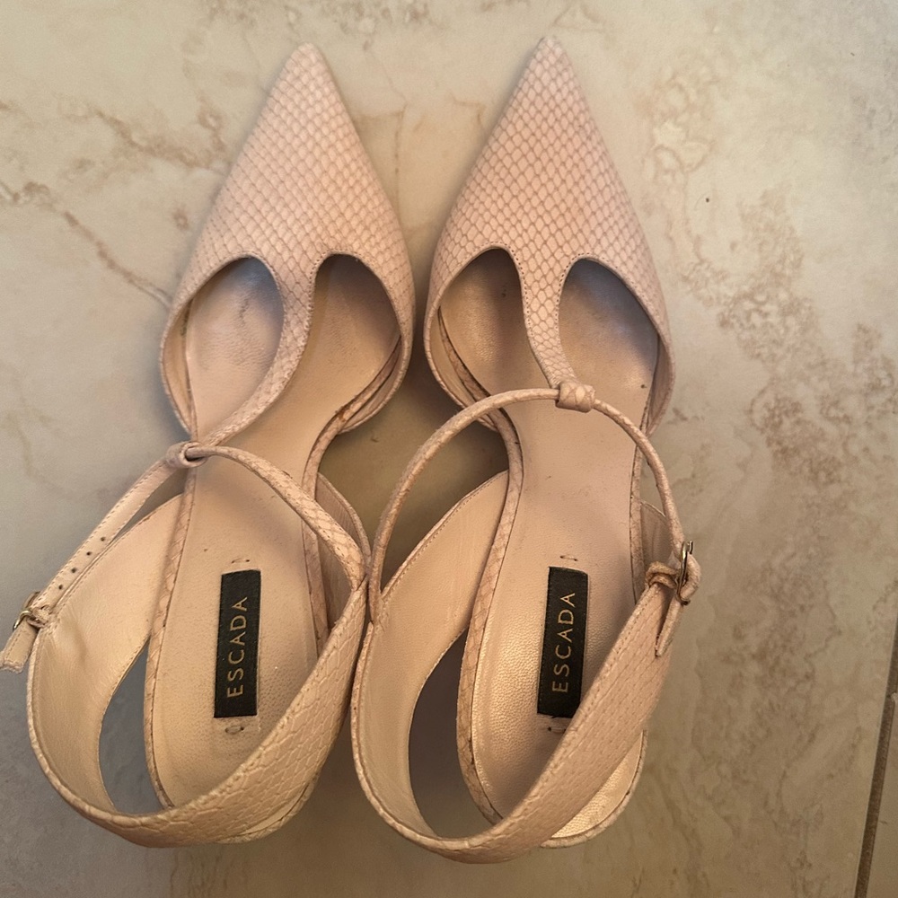 Escada shoes